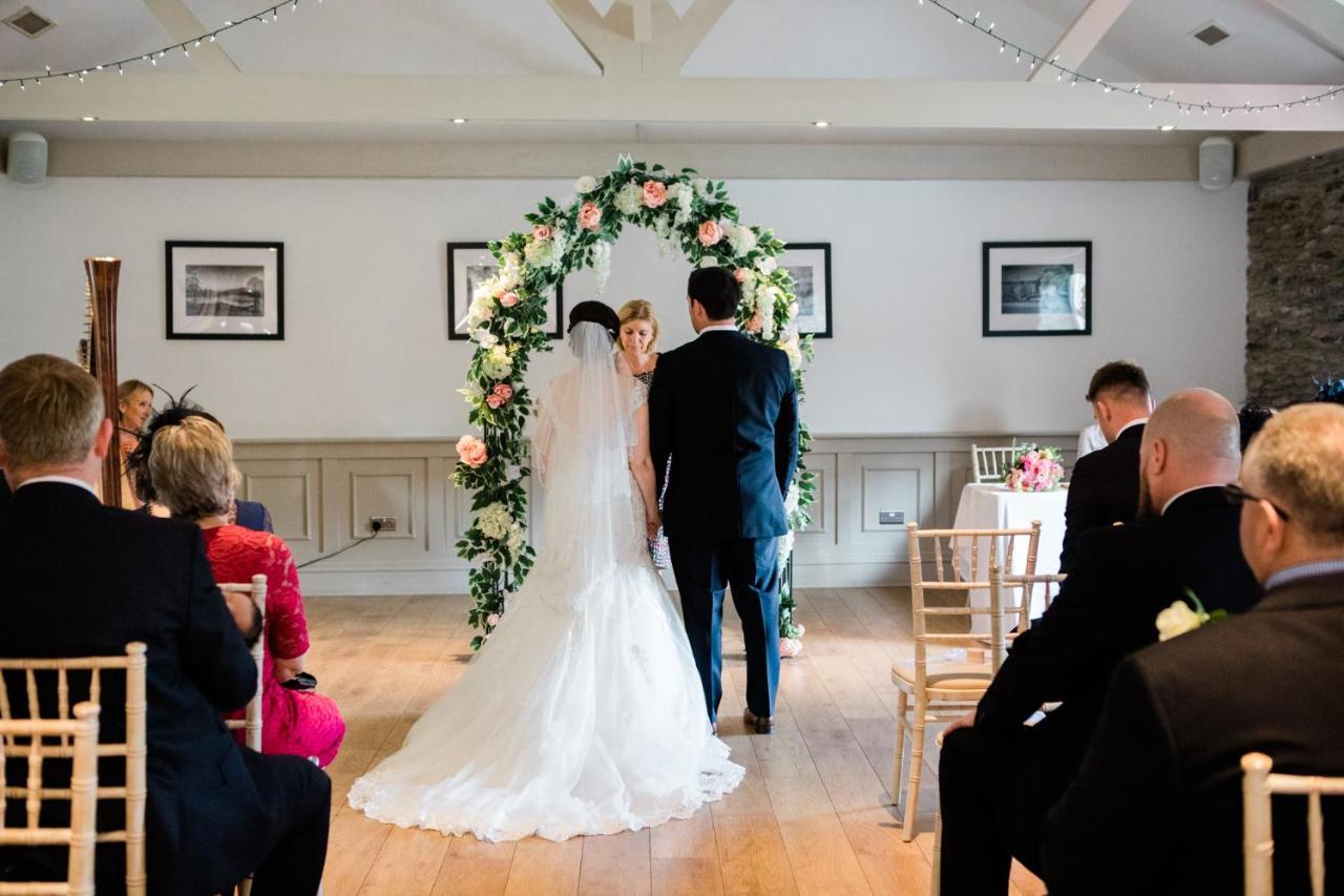 Gwesty'R Emlyn Hotel Newcastle Emlyn Dış mekan fotoğraf