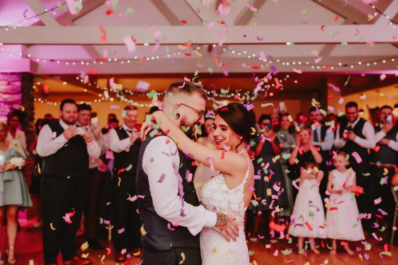 Gwesty'R Emlyn Hotel Newcastle Emlyn Dış mekan fotoğraf