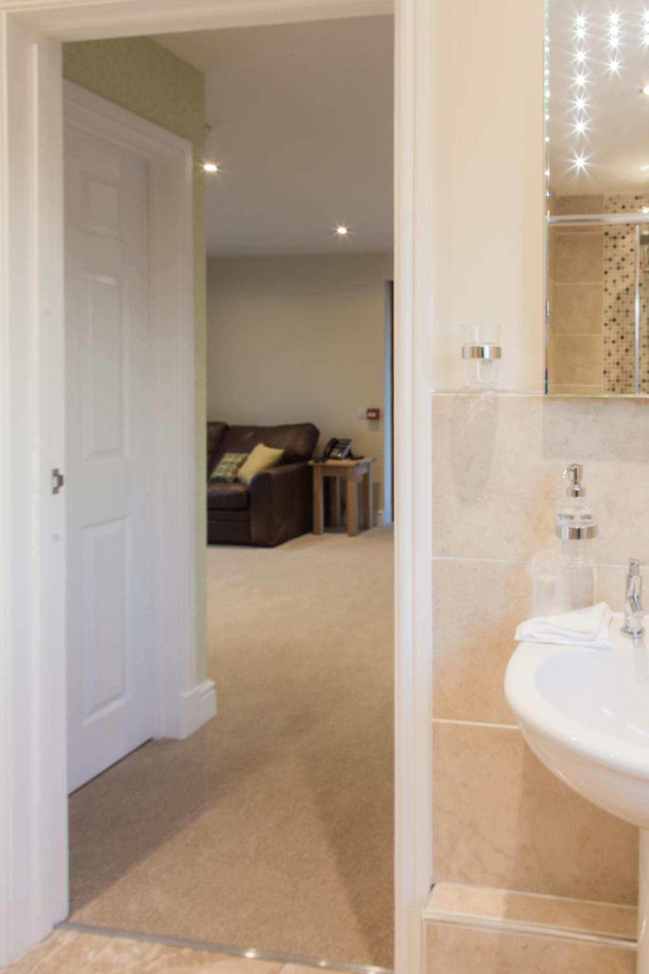 Gwesty'R Emlyn Hotel Newcastle Emlyn Oda fotoğraf