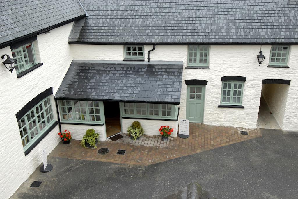 Gwesty'R Emlyn Hotel Newcastle Emlyn Dış mekan fotoğraf