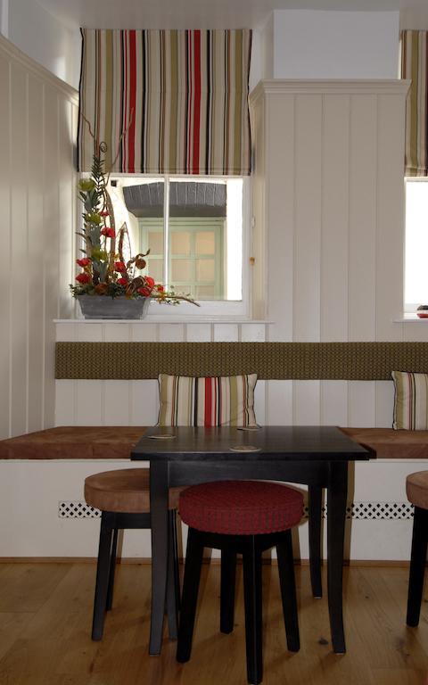 Gwesty'R Emlyn Hotel Newcastle Emlyn Dış mekan fotoğraf