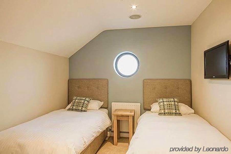 Gwesty'R Emlyn Hotel Newcastle Emlyn Dış mekan fotoğraf