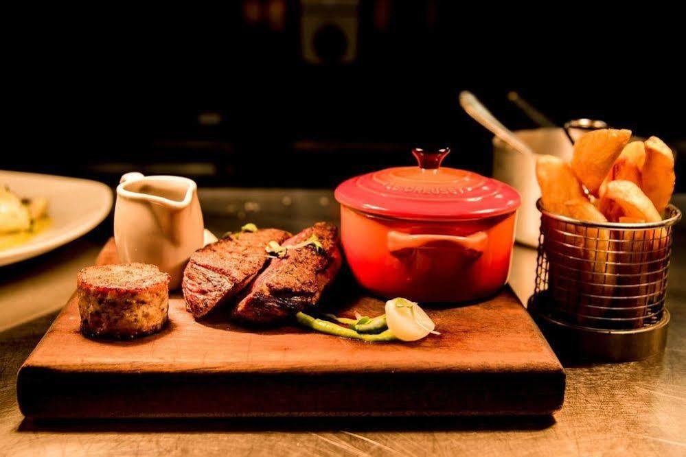Gwesty'R Emlyn Hotel Newcastle Emlyn Dış mekan fotoğraf