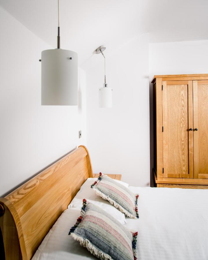 Gwesty'R Emlyn Hotel Newcastle Emlyn Dış mekan fotoğraf