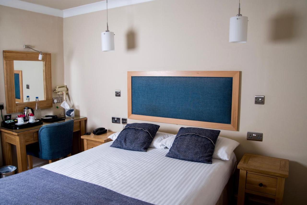Gwesty'R Emlyn Hotel Newcastle Emlyn Dış mekan fotoğraf